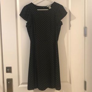 Black and white polka dot H&M dress Flutter sleeve